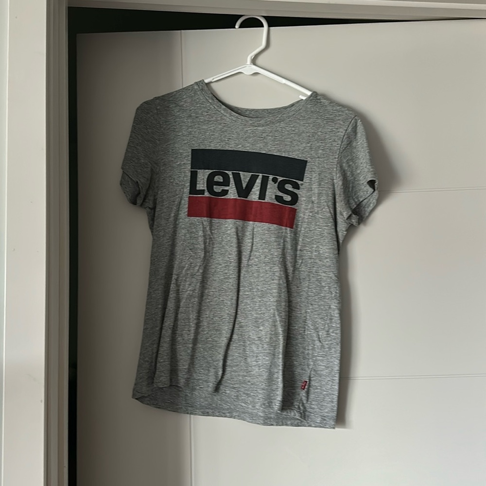 Small Levi t-shit